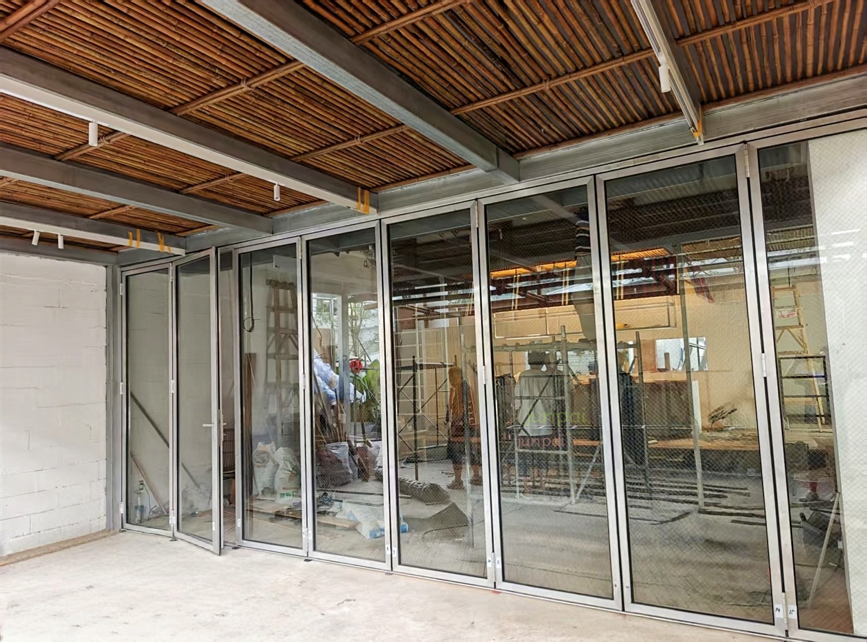 High-end Aluminum Bi-fold Patio Doors Designed For Luxury Villas Compliant with European EN Performance Standards