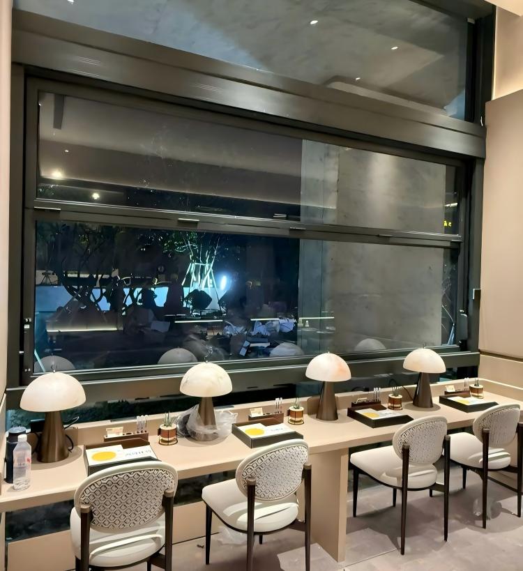 Custom Size Modern Thermal Break Aluminum Folding Window Double Glazed Glass Bifold Window for Restaurant Cafe Bar Counter