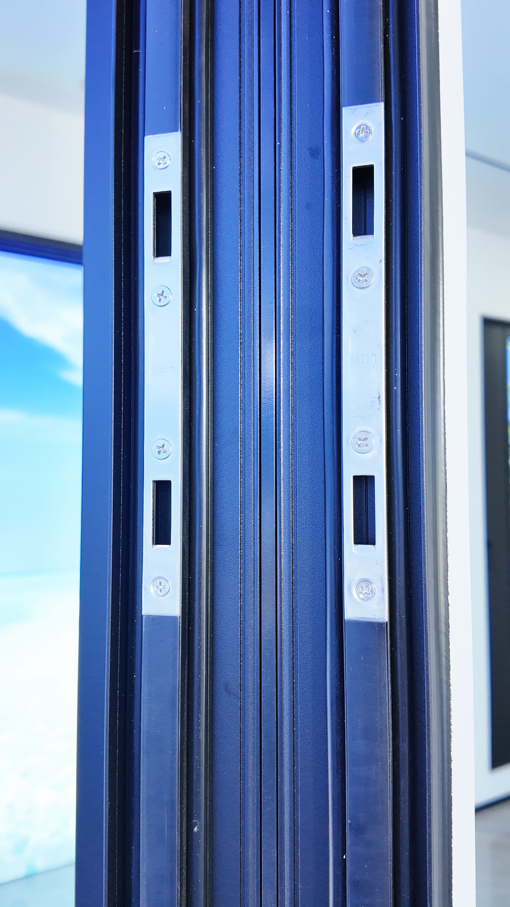 Low Price, High-quality Modern Style Thermal Insulation Commercial Aluminum Sliding windows and Doors Suitable for Hotel windows