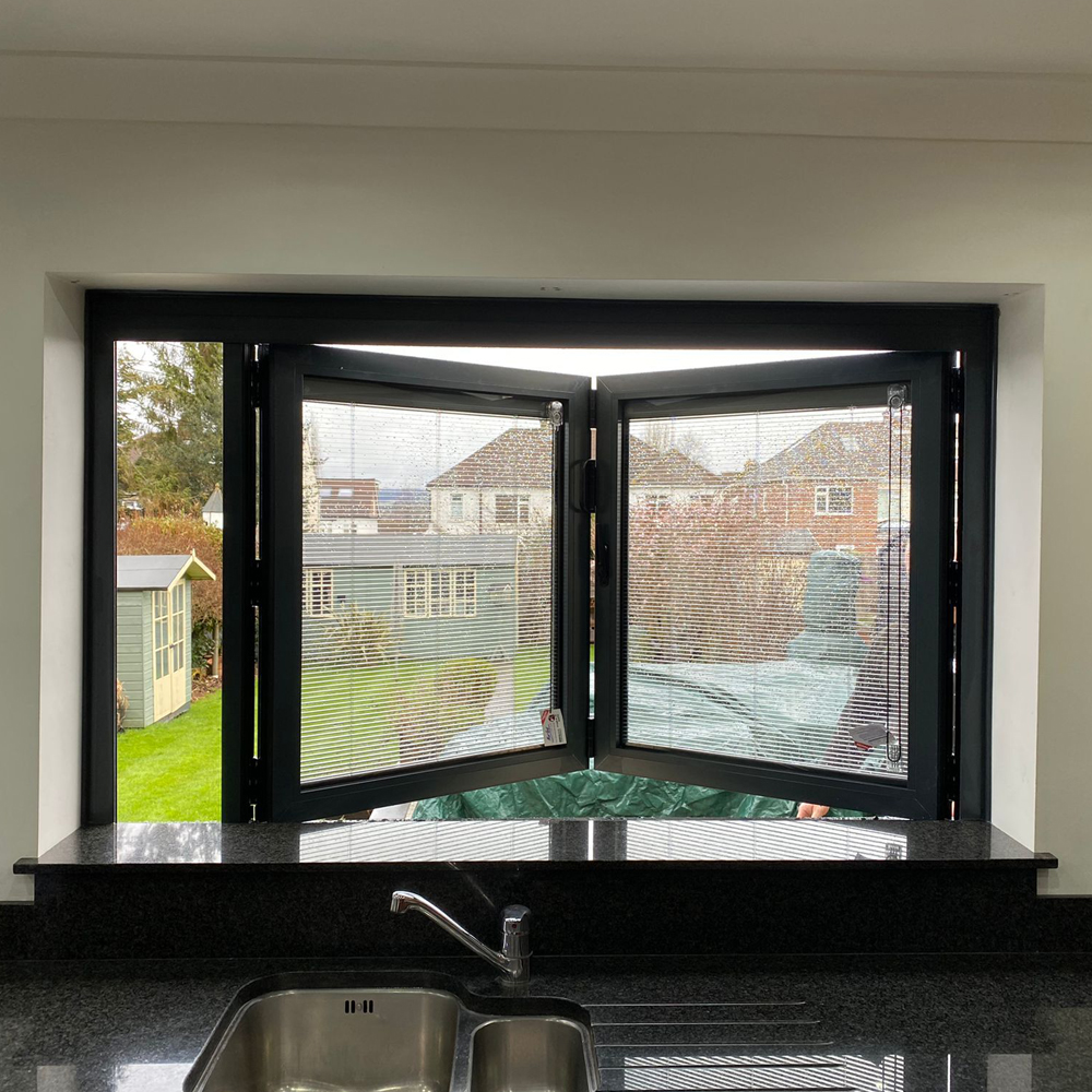 Thermal Break Modern Horizontal Aluminium Windows And Doors with 2.0mm Frame Multi Panel Folding For Kitchen Villa Patio Shop