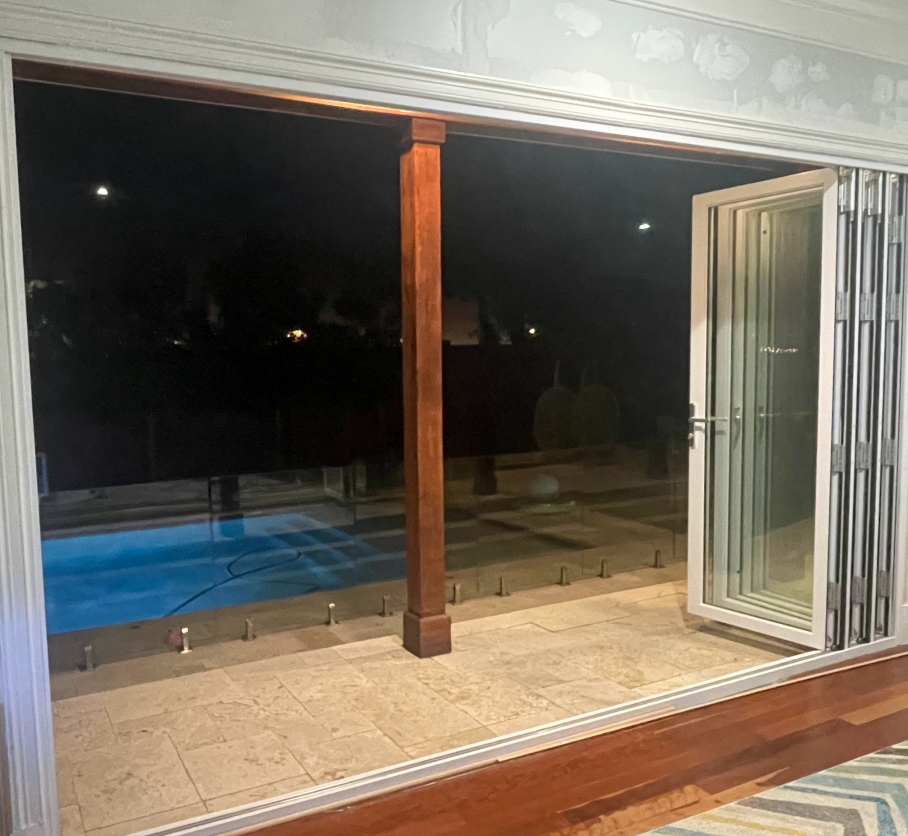 JUNYAO Factory Smooth Glide Roller Track Concertina Fold Aluminium Accordion Doors NFRC CE AS2047 Hotel Residential Villa
