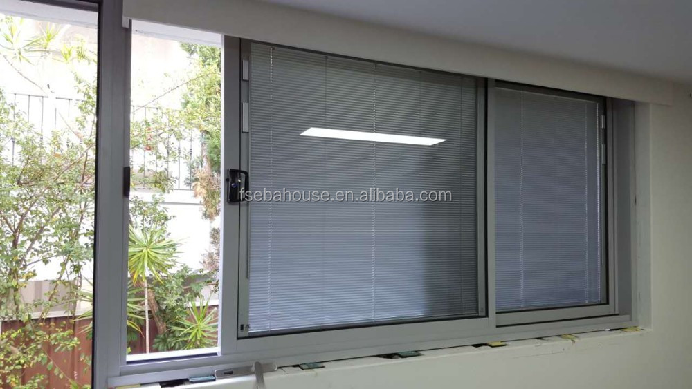 XF sliding window with blinds (2 tracks)