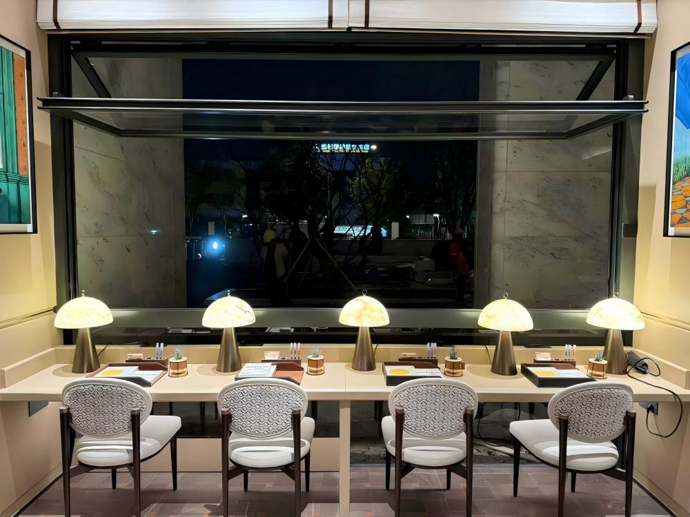 Custom Size Modern Thermal Break Aluminum Folding Window Double Glazed Glass Bifold Window for Restaurant Cafe Bar Counter