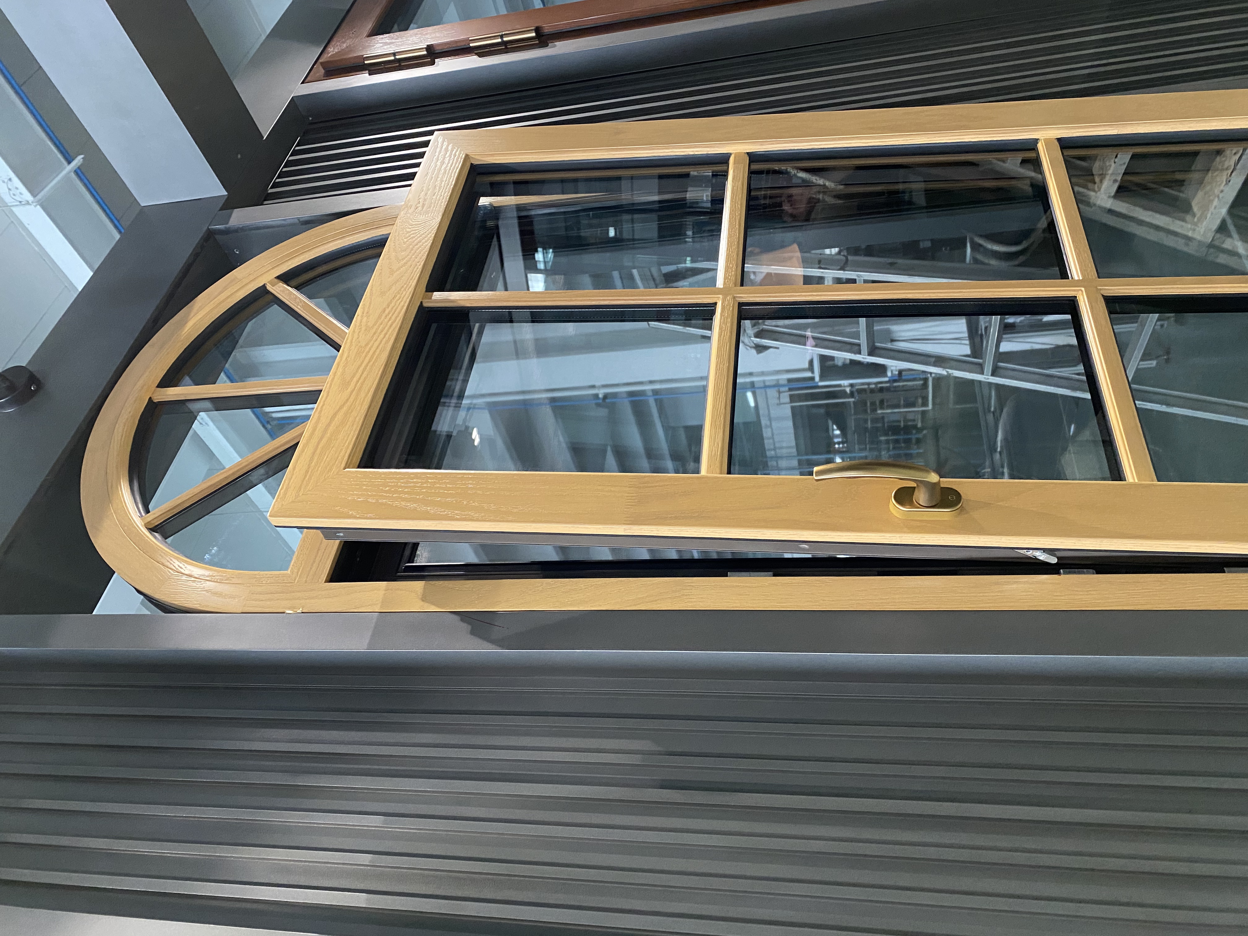 Custom Swing Soundproof Tilt Turn Solid Wood Aluminum Composite Timber Windows Tempered Glass for Villa Hotel Church