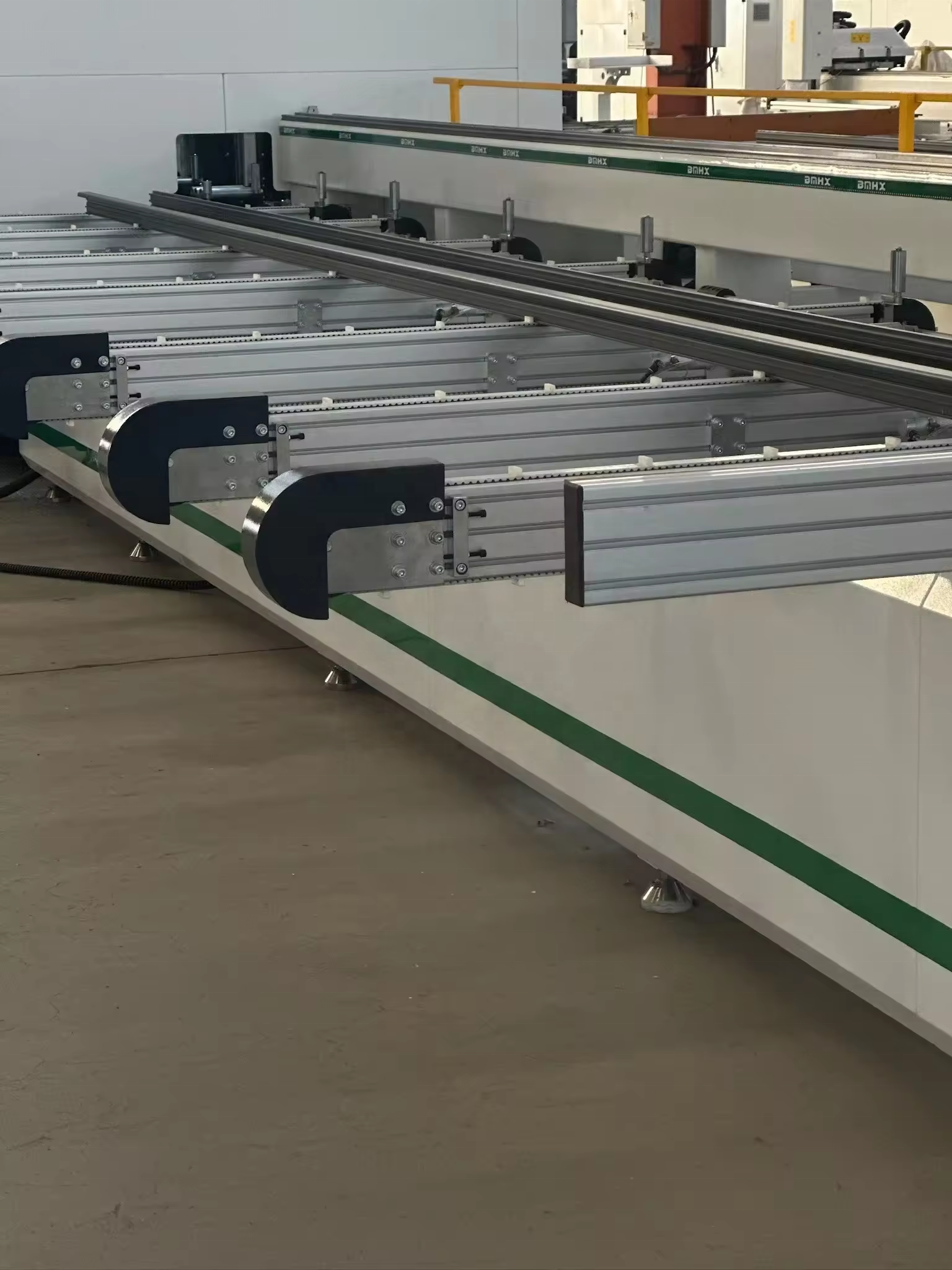 New Design Aluminum Window Door Automatic Production Line, Window and Door Making Machinery